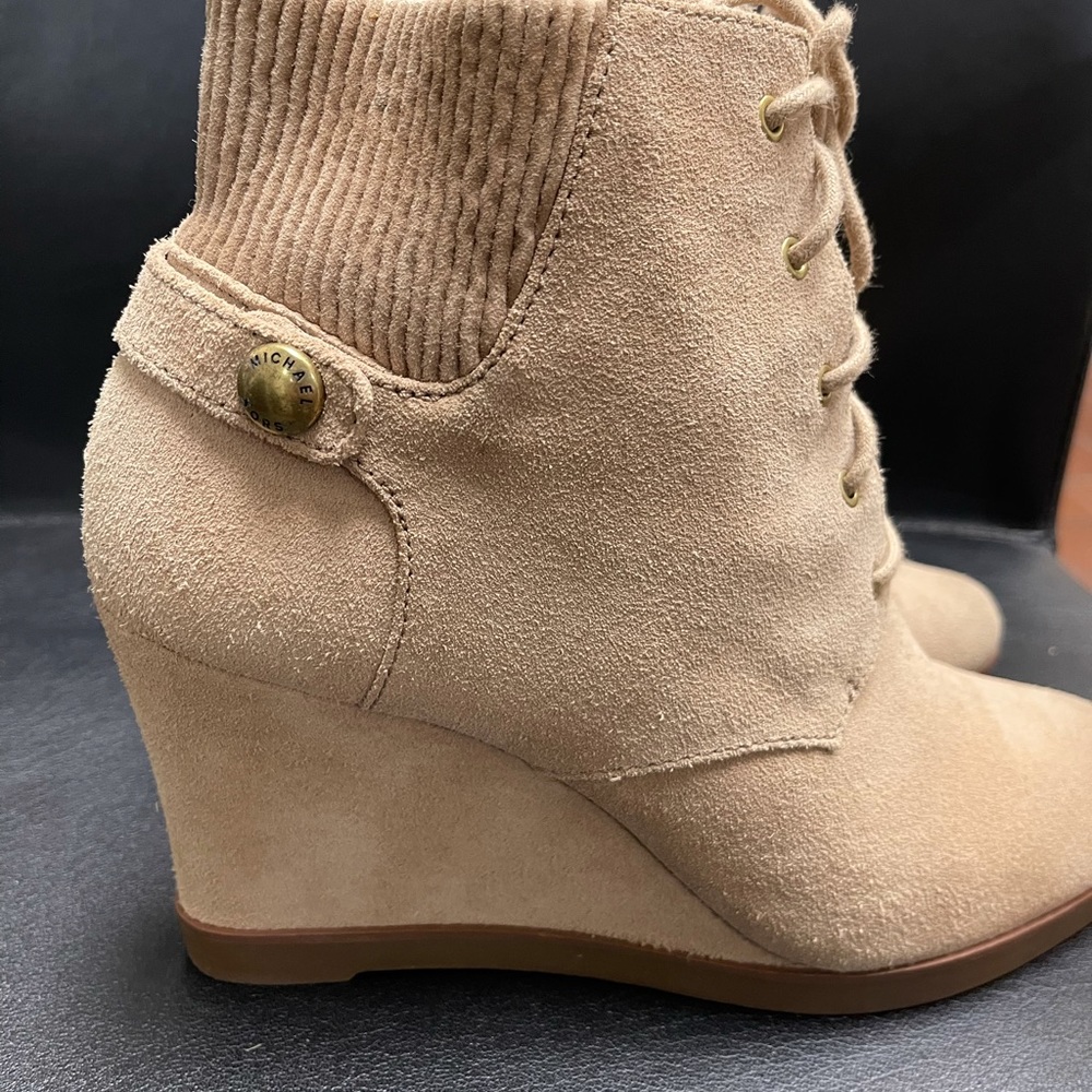 Tan wedge MK boots
